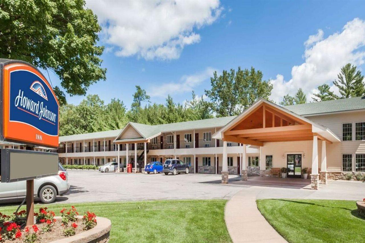 Howard Johnson By Wyndham Traverse City Exteriör bild