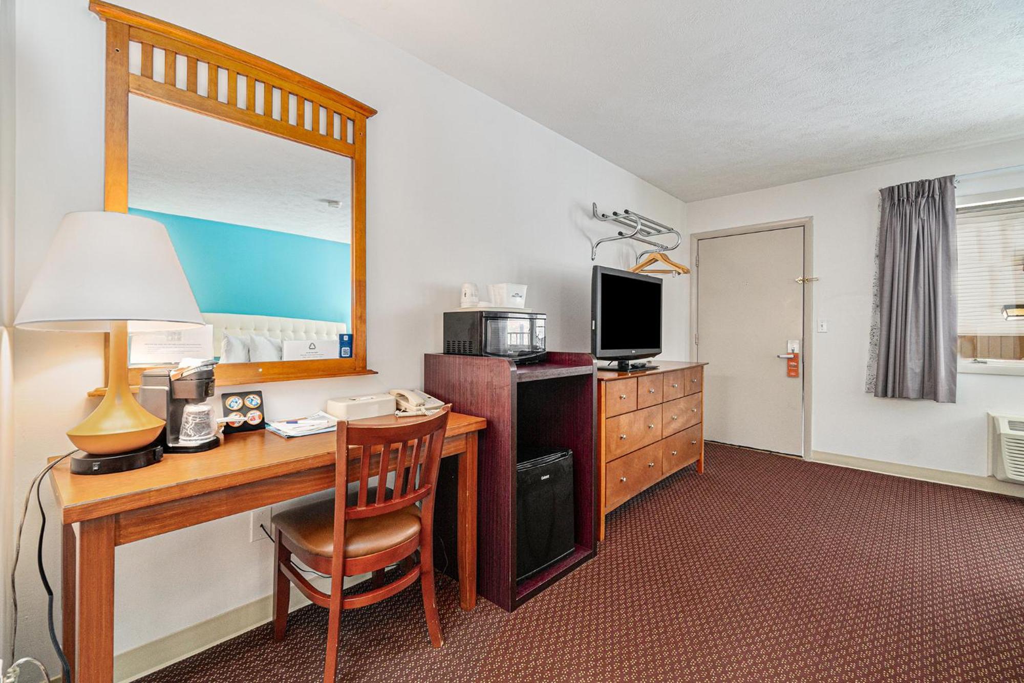 Howard Johnson By Wyndham Traverse City Exteriör bild