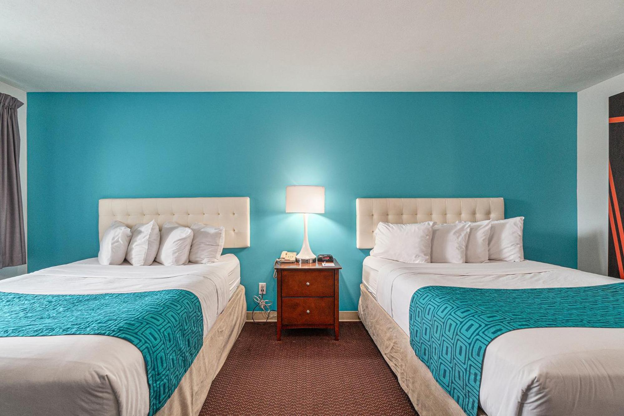 Howard Johnson By Wyndham Traverse City Exteriör bild