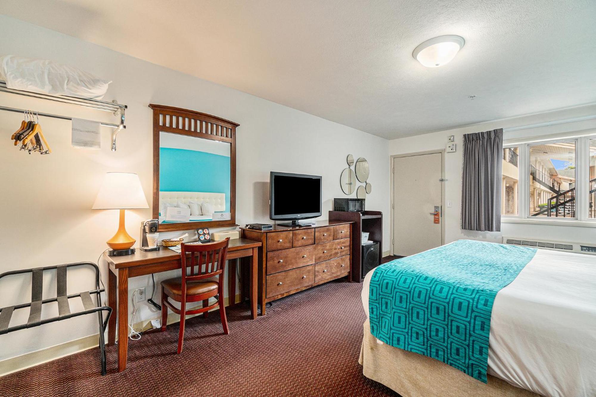 Howard Johnson By Wyndham Traverse City Exteriör bild