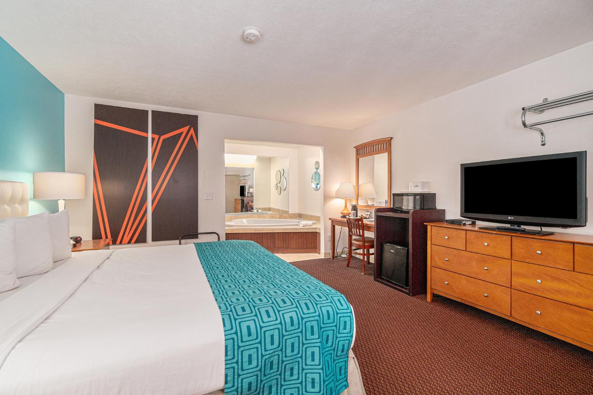 Howard Johnson By Wyndham Traverse City Exteriör bild